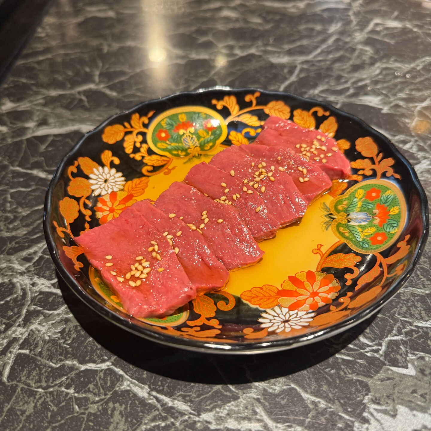 武蔵新城エリアで上質な焼肉をお探しなら、黒毛和牛を使った贅沢