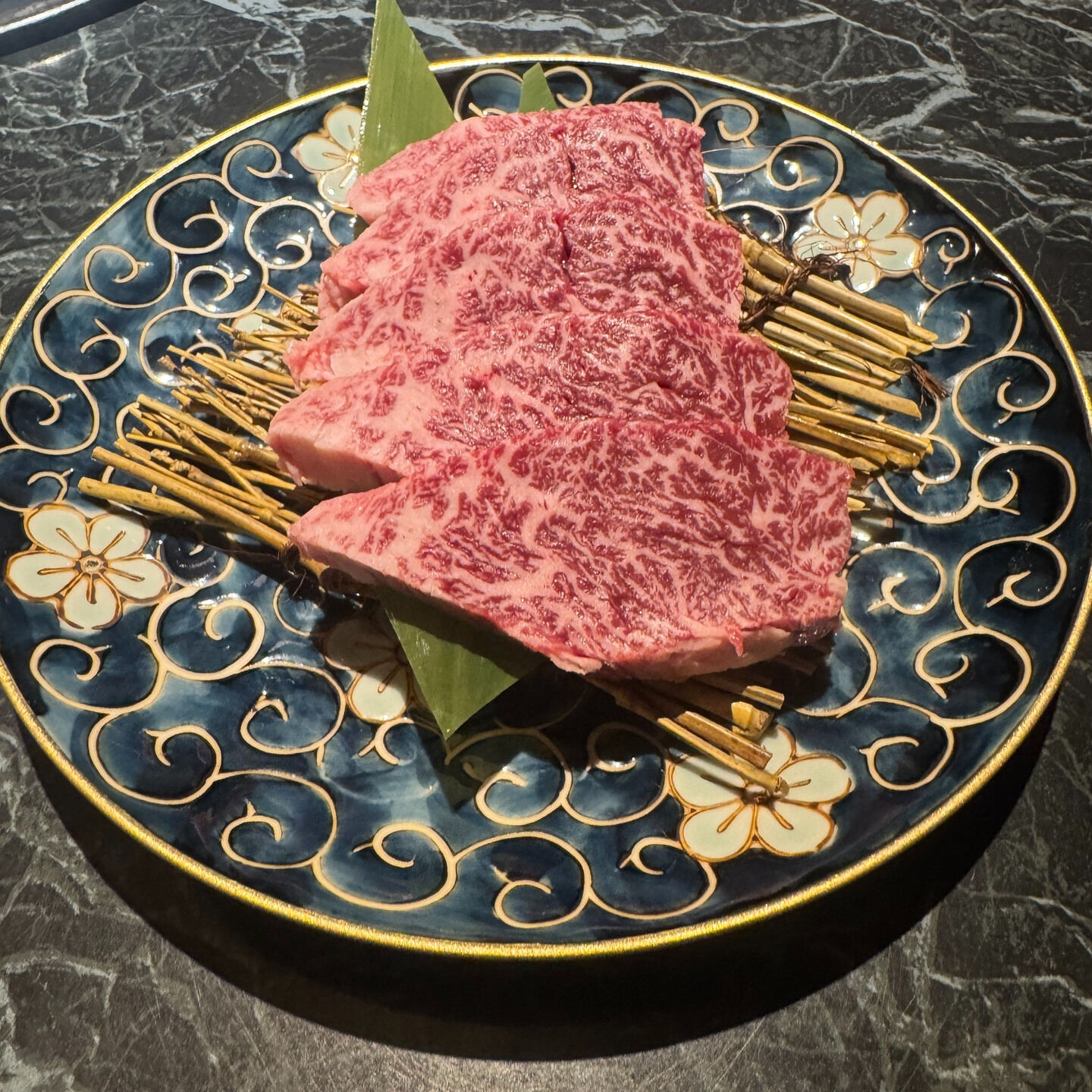 皆さん、こんにちは！😊 武蔵新城にある「焼肉極本店」では、特