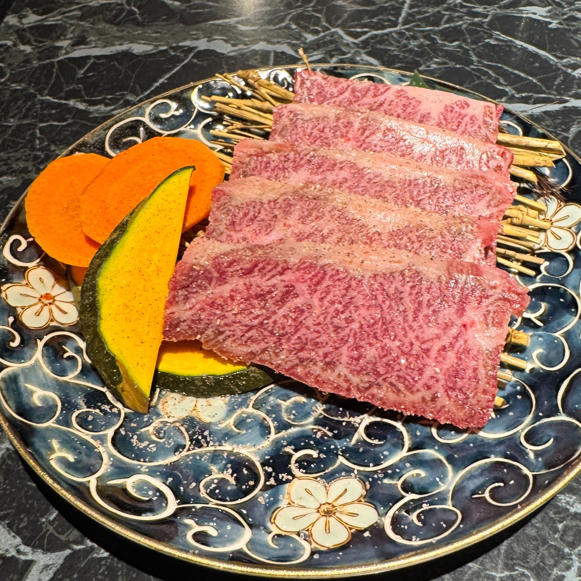 肉好きの皆さま、お待たせいたしました！🍖🥢武蔵新城の焼肉極本